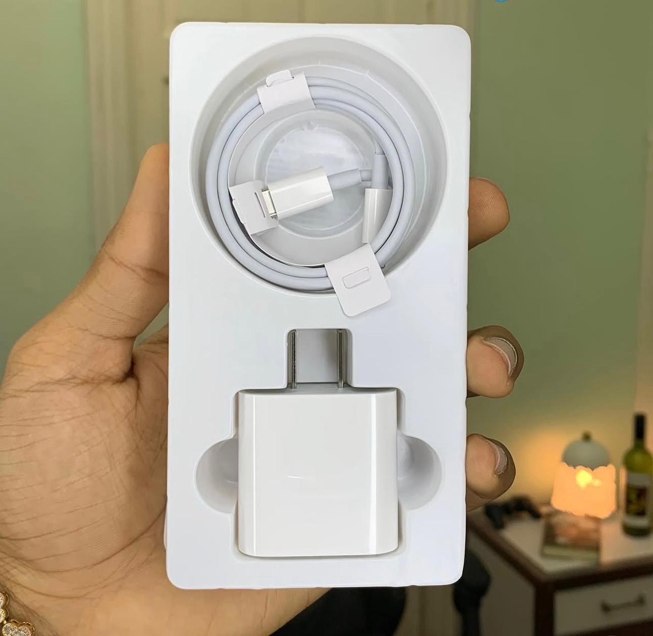 Combo Cargador Rápido de Pared 20W USB-C + Cable Type-C a Lightning para iPhone